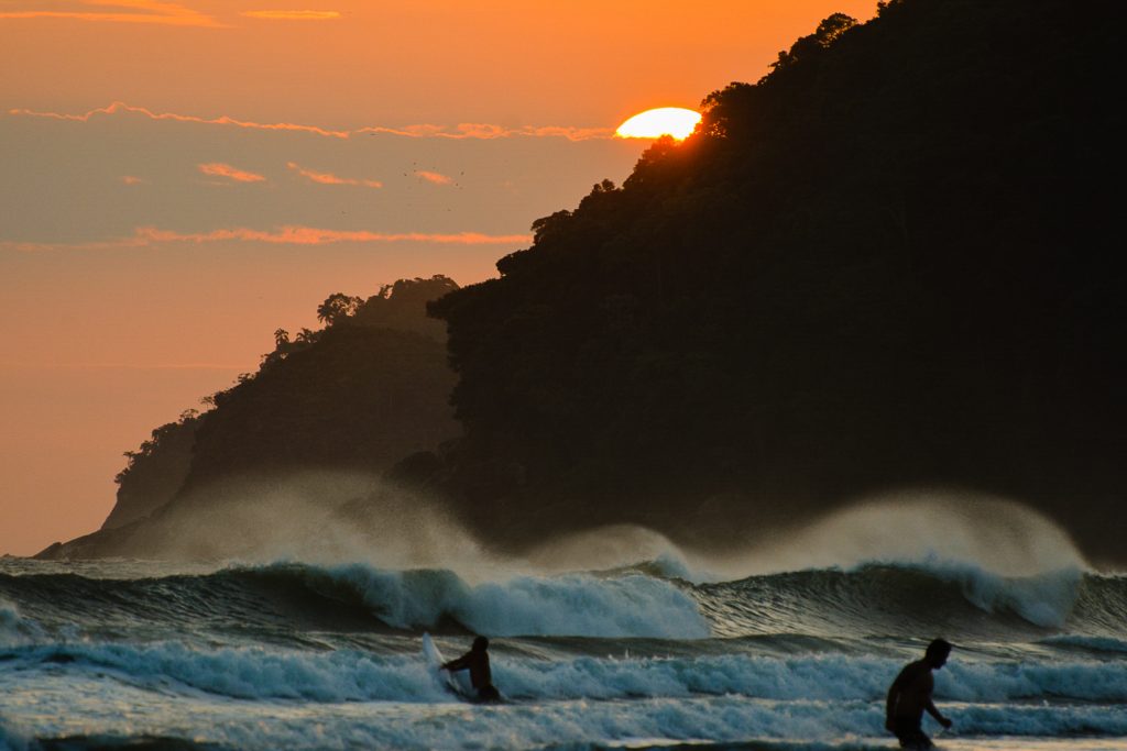 Melhores praias para surfar no brasil