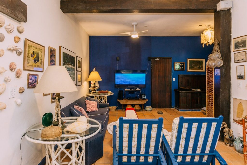 sala de tv do Airbnb Casa Pé na Areia em Guarujá