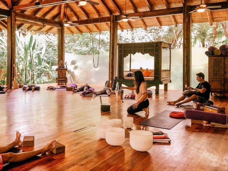 Os Melhores Retiros de Yoga no Brasil e no Mundo