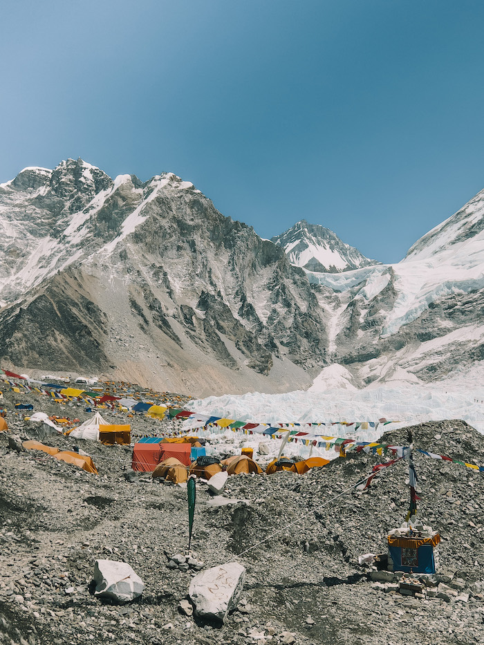 Acampamento base do Everest, o maior e mais alto do planeta.

