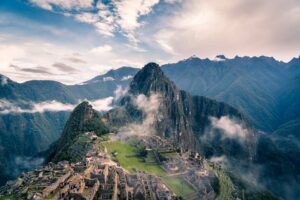 Um visual das montanhas de Machu Picchu , em chip de celular Peru