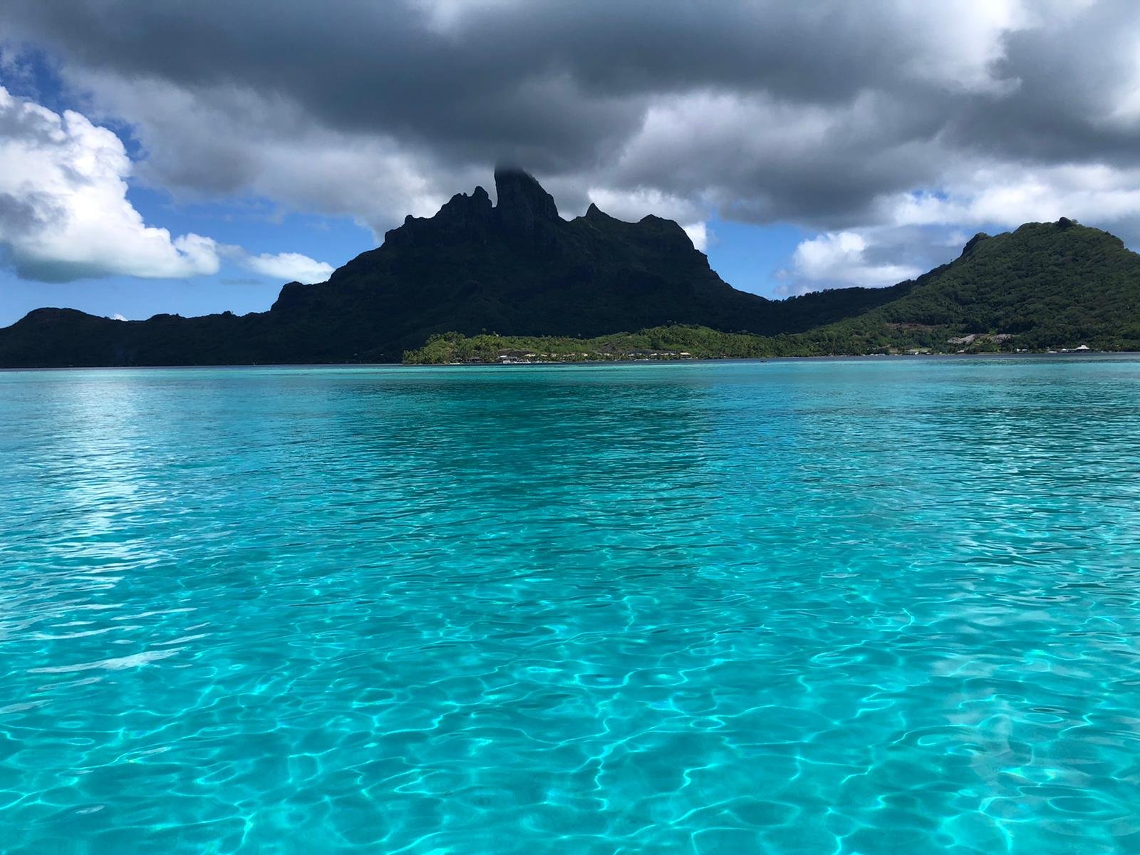 Pacote para Bora Bora na Polinésia Francesa a bordo de um Veleiro com tudo incluso – A melhor viagem da minha vida.
