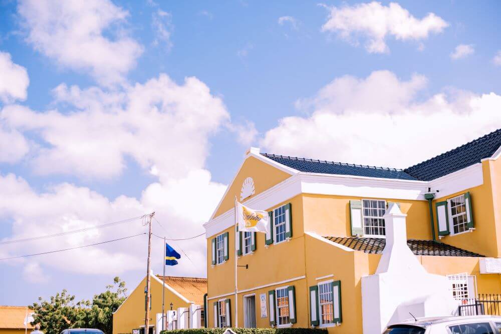 Chip Internacional Curaçao - Qual o melhor plano e operadora? | Viva o Mundo