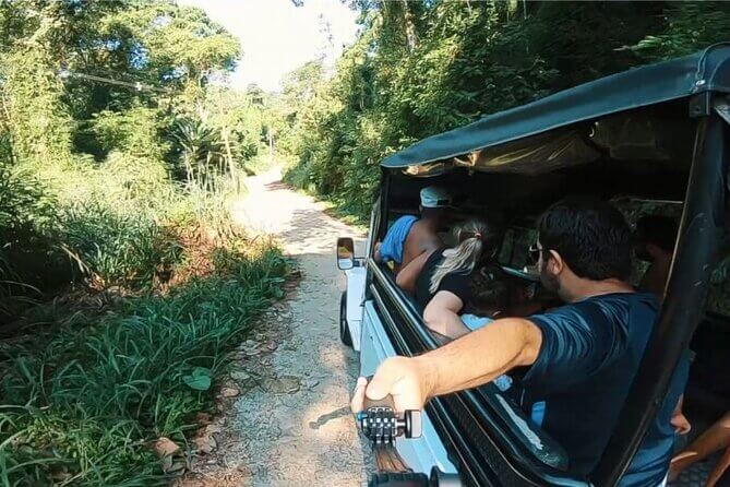 Aventura de Jeep para Cachoeiras e Alambiques | Viva o Mundo
