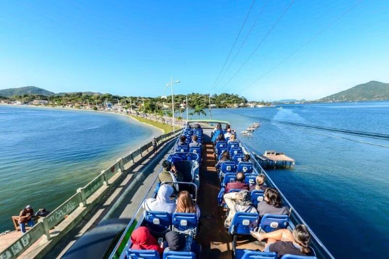 Ônibus turístico de Florianópolis | Viva o Mundo