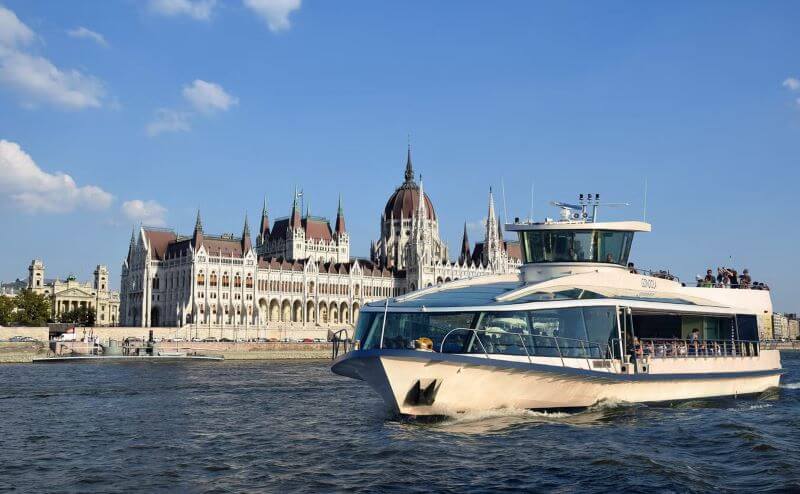 Passeio de barco pelo Danúbio | Viva o Mundo