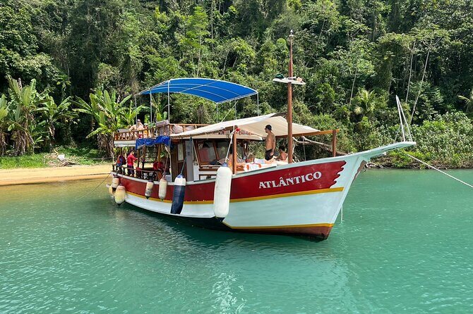 Passeio privativo de barco em Paraty | Viva o Mundo