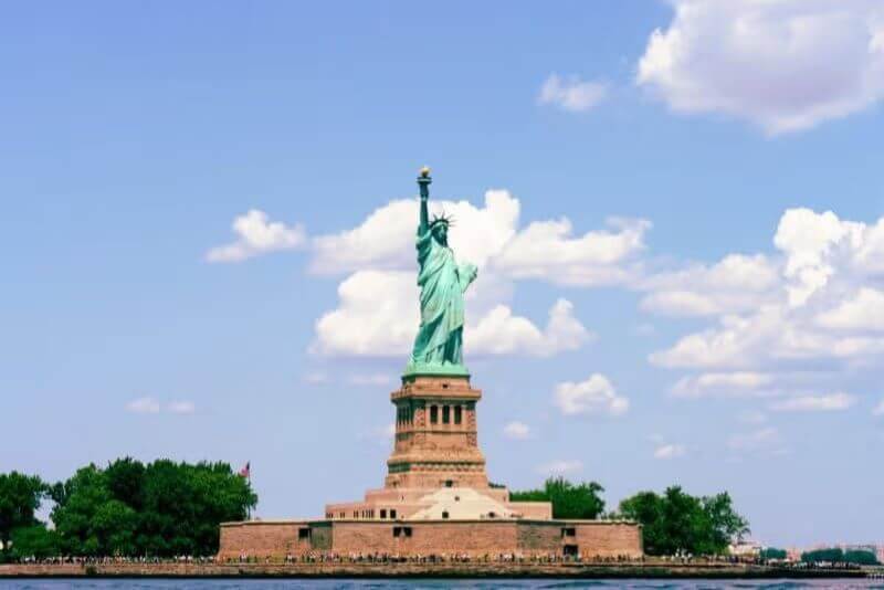 Passeios e tours em Nova York Tour à Estátua da Liberdade e Ellis Island | Viva o Mundo