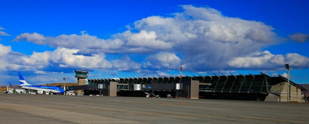 Terminal e pátio de aeroporto na Patagônia Argentina | Viva o Mundo