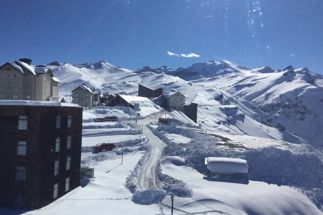 Valle Nevado y Farellones: os melhores tours até as estações de esqui mais famosas do Chile