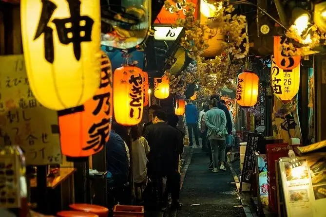 Excursão noturna pelos bares de Tóquio em Shinjuku | Viva o Mundo