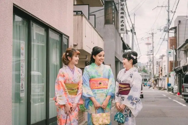 Vestir um quimono por Kyoto | Viva o Mundo