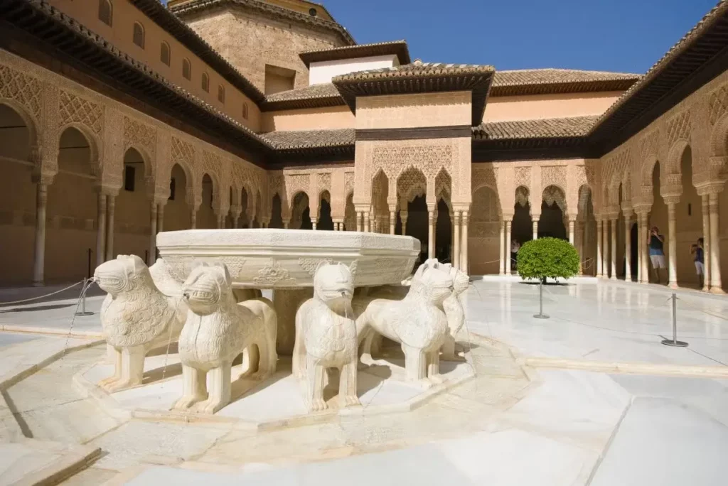 Visita guiada pela Alhambra e os Palácios Nasridas | Viva o Mundo