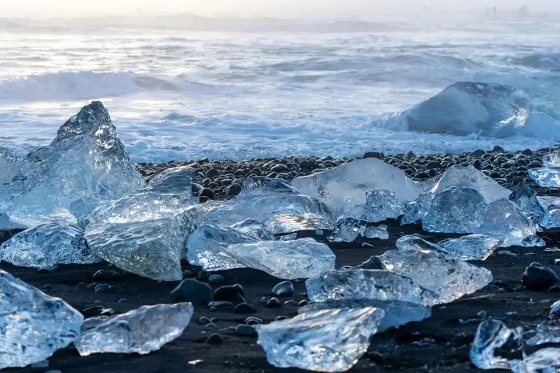 Praias e piscinas naturais para visitar na Terra do Fogo e Gelo com temperaturas altas | Viva o Mundo