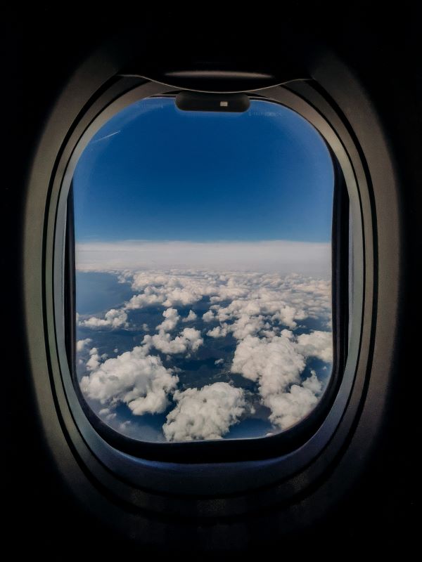 Aerofobia: O que é e como superar o medo de voar