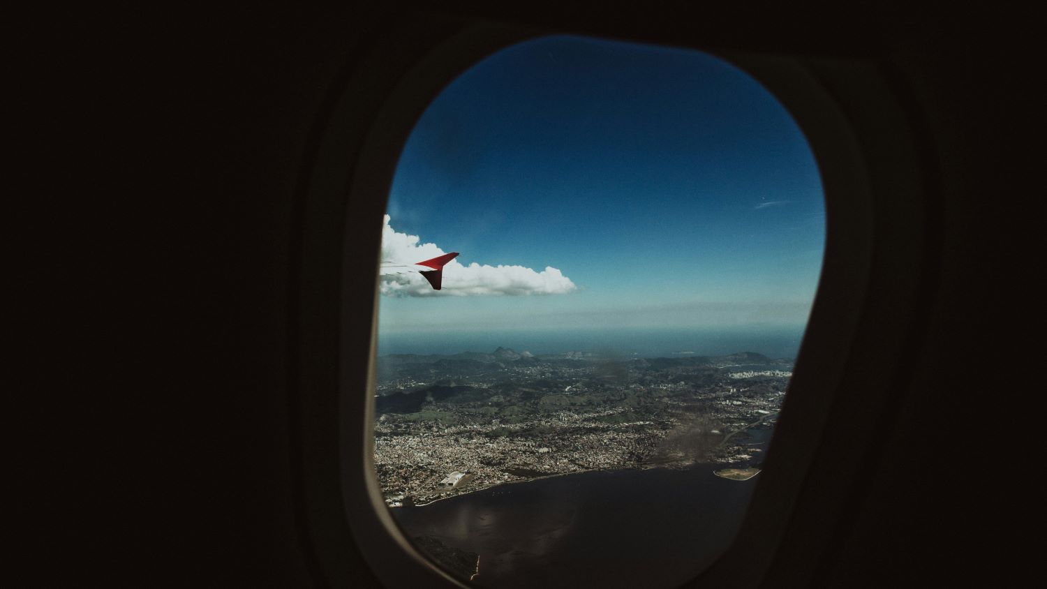 Como perder medo de andar de avião: técnicas práticas e apoio real para vencer a aerofobia